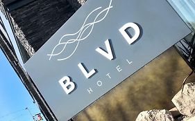 Boulevard Hotel